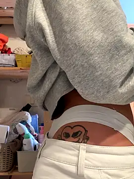 Snapshot of Ginger10 chatting on December 18, 12:22 pm Ginger10 online show from December 18, 12:22 pm