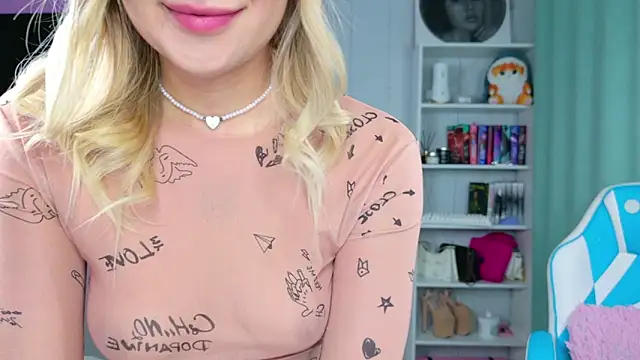 Mercedes Robinson online show from December 3, 4:20 am