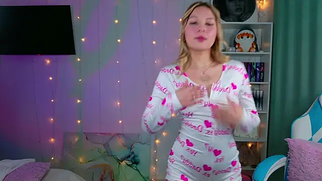 Mercedes Robinson online show from February 18, 4:19 am