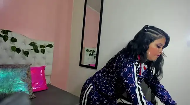 Snapshot of EmmySweett2 chatting on February 12, 12:55 pm EmmySweett2 online show from February 12, 12:55 pm