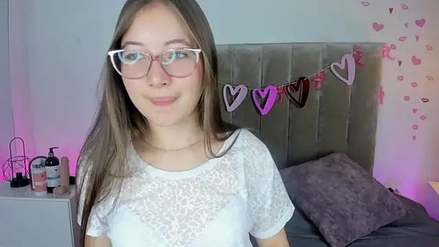 Dahlia Rousse online show from March 1, 10:31 pm