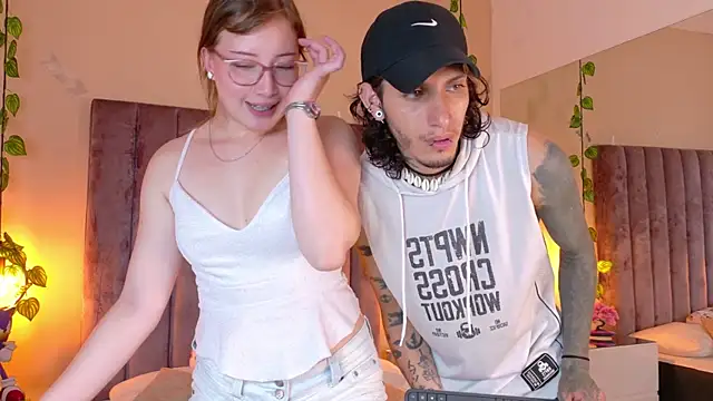 Dahlia Rousse online show from July 22, 4:26 am