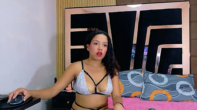 Snapshot of SolEvanss chatting on September 28, 1:49 pm SolEvanss online show from September 28, 1:49 pm