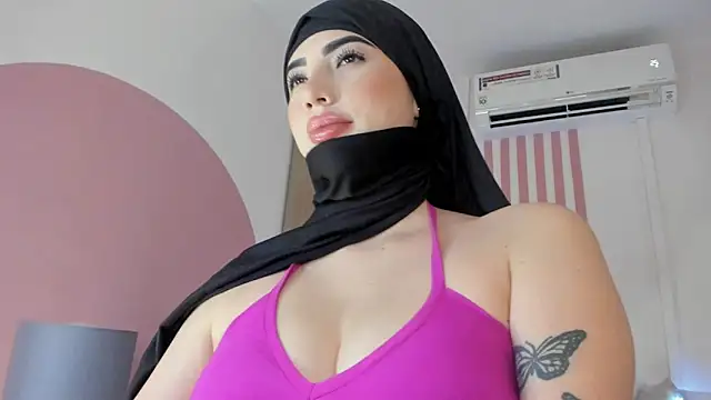 taylorsmiiith  online show from January 9, 8:10 pm