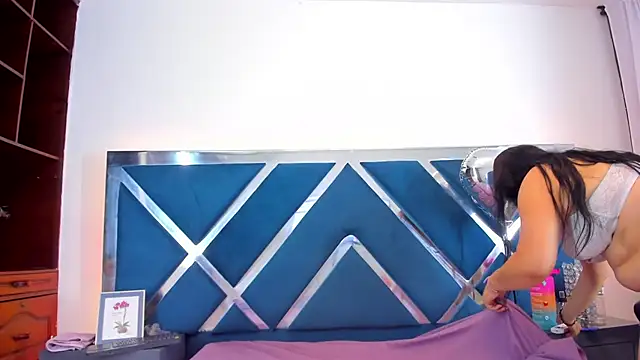 Snapshot of LucineArias chatting on February 26, 11:26 pm LucineArias online show from February 26, 11:26 pm