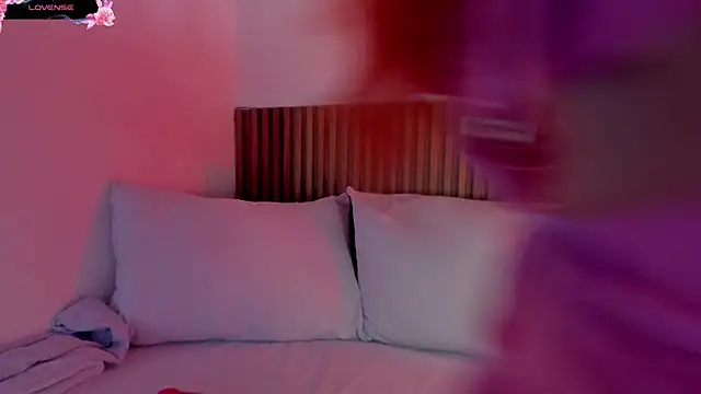 alliss ginger  online show from November 29, 7:39 pm