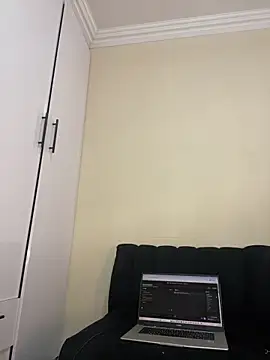 Snapshot of Barbie_Teddy chatting on April 15, 8:43 am Barbie Teddy online show from April 15, 8:43 am