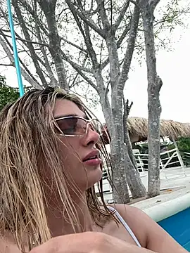 Queensara  online show from February 1, 4:38 pm