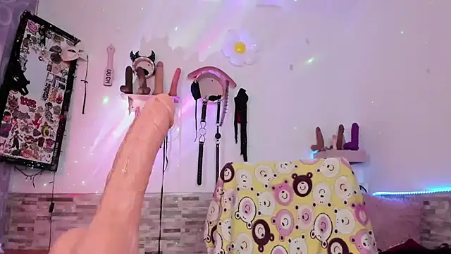 Snapshot of amyswallow7 chatting on February 27, 2:44 am amyswallow7 online show from February 27, 2:44 am