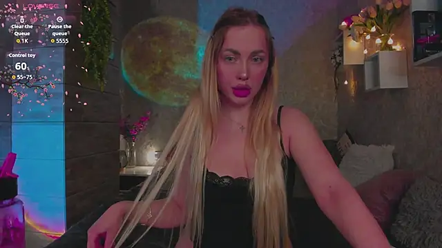 Mika Rayy online show from June 4, 7:42 pm