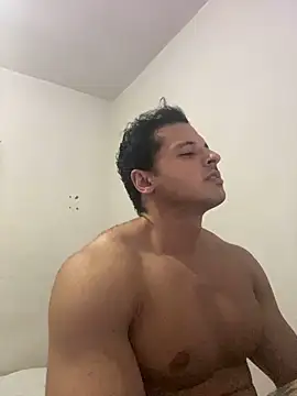 Snapshot of Lucasfit24 chatting on February 9, 11:46 pm Lucasfit24 online show from February 9, 11:46 pm