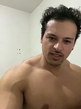 Snapshot of Lucasfit24 chatting on February 19, 12:03 am Lucasfit24 online show from February 19, 12:03 am