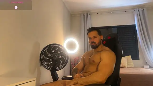 Snapshot of Lucasfit24 chatting on November 30, 3:05 pm Lucasfit24 online show from November 30, 3:05 pm