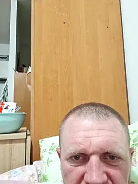 Snapshot of RUUsslan1203 chatting on April 18, 12:58 am RUUsslan1203 online show from April 18, 12:58 am