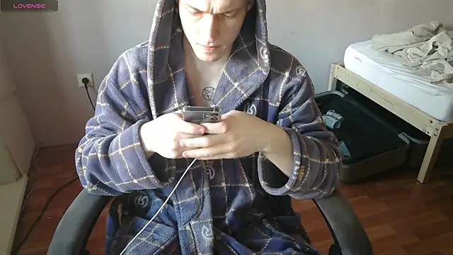 Snapshot of johnny_positive chatting on April 4, 5:06 am johnny positive online show from April 4, 5:06 am