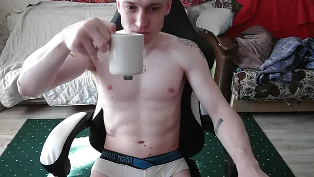 Snapshot of johnny_positive chatting on June 14, 4:47 am johnny positive online show from June 14, 4:47 am