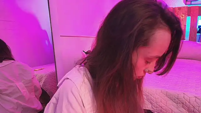 coral jonesss online show from October 6, 2:25 pm