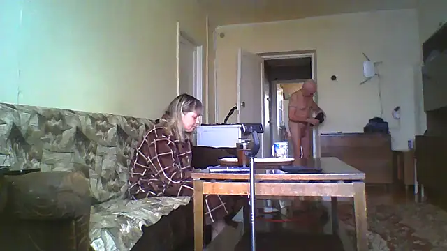 LoverCoupxl online show from September 27, 7:35 am