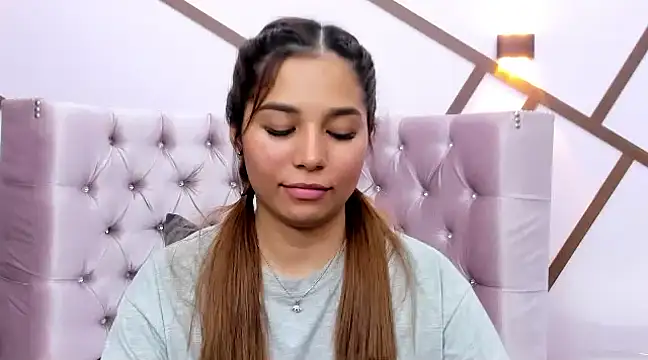 CharlotteGraay online show from January 18, 2:14 am