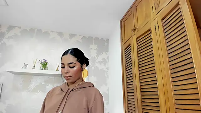 CharlotteGraay online show from October 1, 8:15 pm