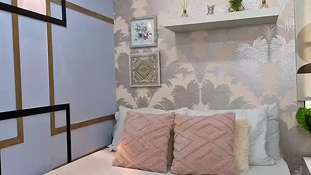 CharlotteGraay online show from November 6, 7:48 pm