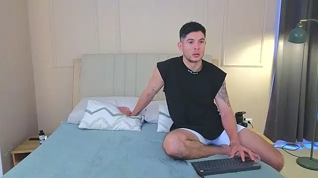 mr danni online show from June 11, 7:45 pm