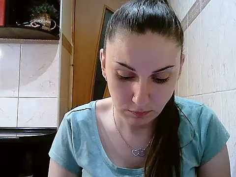 Snapshot of Yuliia30 chatting on April 3, 1:20 pm Yuliia30 online show from April 3, 1:20 pm