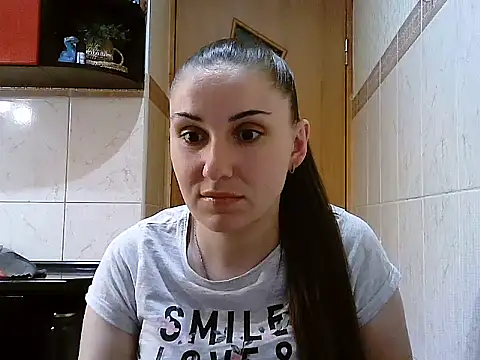 Snapshot of Yuliia30 chatting on May 28, 6:16 pm Yuliia30 online show from May 28, 6:16 pm