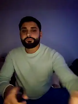 Snapshot of Mehmet2304 chatting on January 13, 12:19 am Mehmet2304 online show from January 13, 12:19 am