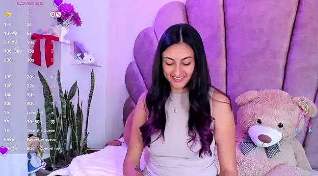 Snapshot of sweetfoxy_17 chatting on January 30, 5:28 pm sweetfoxy 17 online show from January 30, 5:28 pm