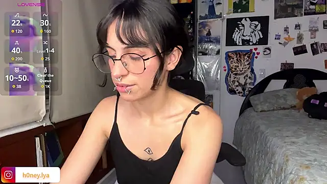 B0nnie H0ney online show from June 27, 1:54 am