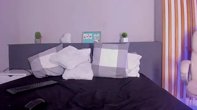 ary-london online show from January 10, 10:57 pm