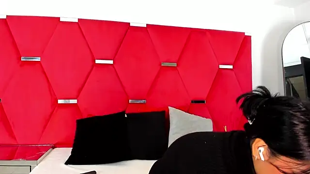 Snapshot of Salmaportman69 chatting on March 7, 8:06 pm Salmaportman69 online show from March 7, 8:06 pm