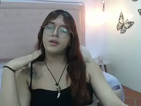 Snapshot of kathepickmanx chatting on March 20, 3:13 am kathepickmanx online show from March 20, 3:13 am