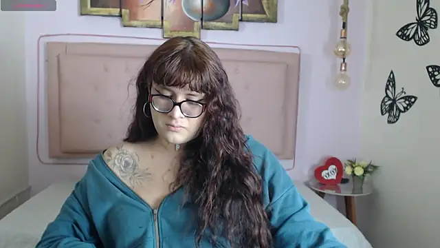 Snapshot of kathepickmanx chatting on April 10, 3:34 am kathepickmanx online show from April 10, 3:34 am