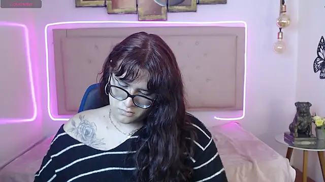 Snapshot of kathepickmanx chatting on April 26, 3:37 am kathepickmanx online show from April 26, 3:37 am