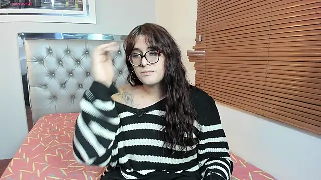 Snapshot of kathepickmanx chatting on May 24, 3:33 am kathepickmanx online show from May 24, 3:33 am