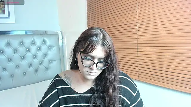 Snapshot of kathepickmanx chatting on June 13, 3:48 am kathepickmanx online show from June 13, 3:48 am