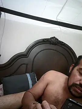 Snapshot of Goloso2423 chatting on November 3, 7:09 am Goloso2423 online show from November 3, 7:09 am