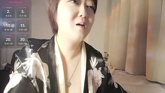 Hey-Cute online show from February 18, 9:09 pm