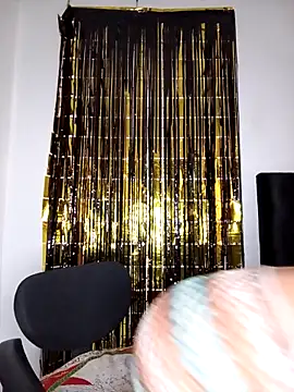 CarolinePolsen online show from December 3, 6:39 pm