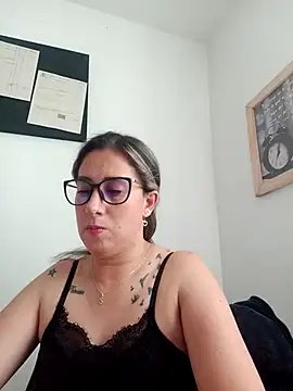 CHARLOTTE 1711 online show from February 10, 10:30 pm