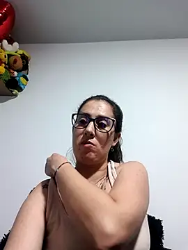 CHARLOTTE 1711 online show from November 1, 3:30 am