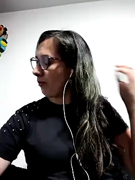 CHARLOTTE 1711 online show from November 6, 4:02 am