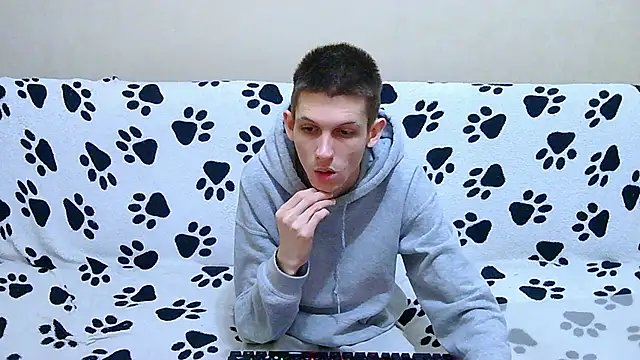 Lester Broo online show from May 1, 9:30 pm