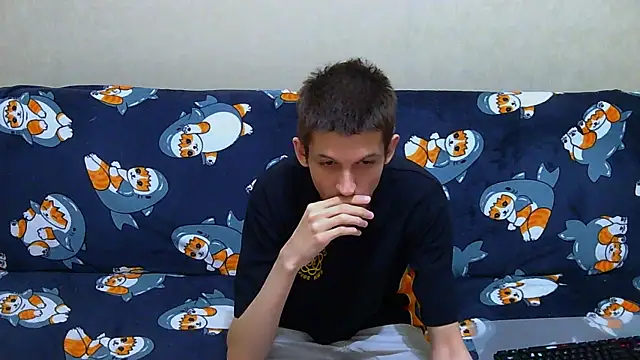 Lester Broo online show from May 28, 2:42 am