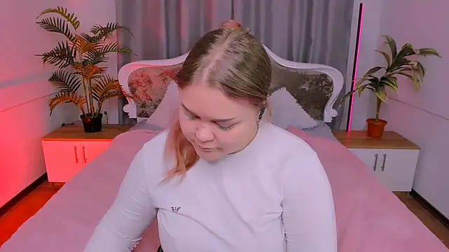 Erica  Alta online show from December 5, 6:33 am