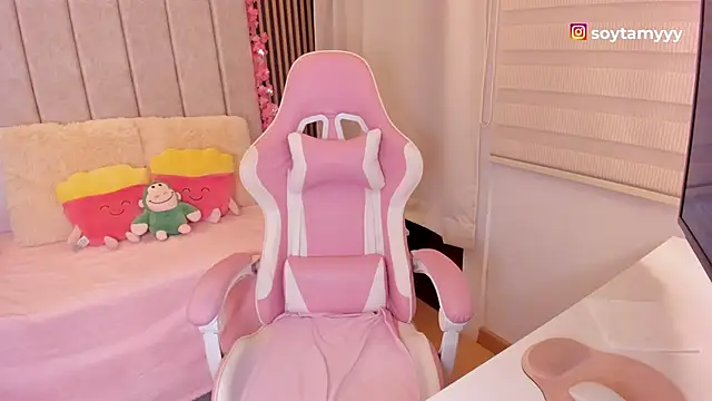 tamy xoo online show from April 29, 6:03 pm