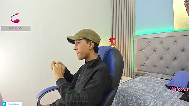 Snapshot of HarolddXL chatting on December 15, 1:26 pm HarolddXL online show from December 15, 1:26 pm