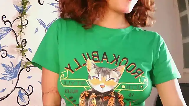 Snapshot of zoe_ch_ chatting on February 12, 2:39 am zoe ch online show from February 12, 2:39 am